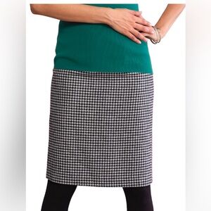 Chadwick’s pencil straight wool blend houndstooth skirt